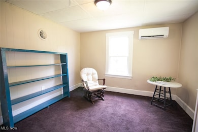 1402 1/2 16th St, Vienna, WV 26105 - photo 4