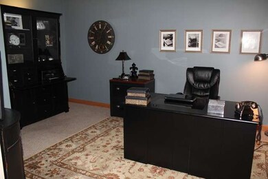 449 Sudbury Cir, Oswego, IL 60543 - photo 3