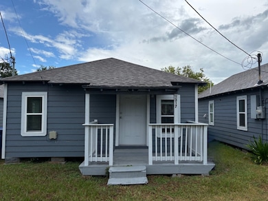 1315-1319 Austin St, Bay City, TX 77414 - photo 3