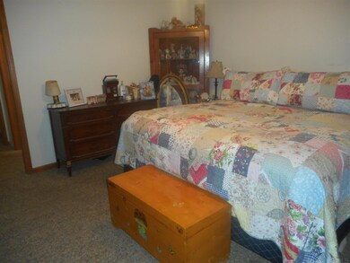 1009 W North St, Portland, IN 47371 - photo 5