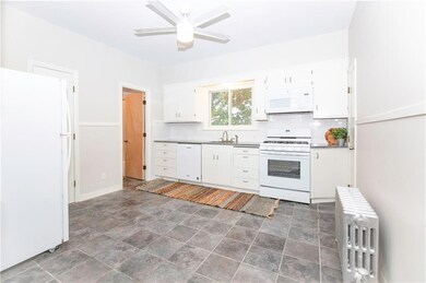 18 Harvard St unit 2nd floor, Pawtucket, RI 02860 - photo 7