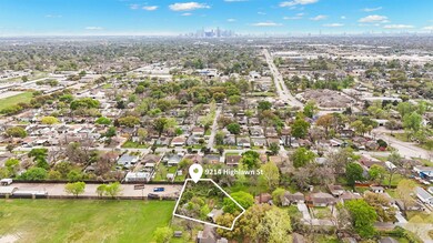 9214 Highlawn St, Houston, TX 77022 - photo 4