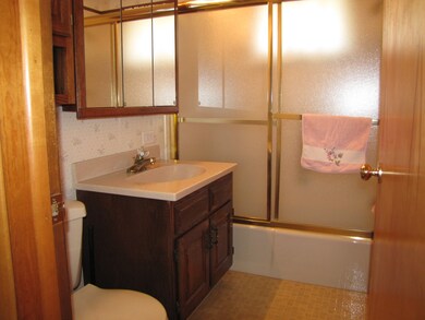 507 Cherry St, Tuscola, IL 61953 - photo 6