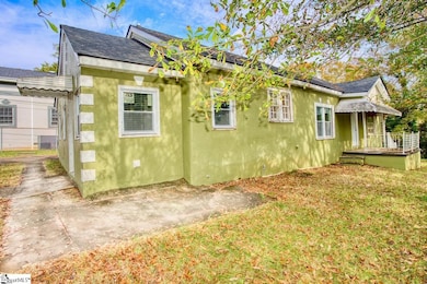 303 Highland Ave, Spartanburg, SC 29306 - photo 2