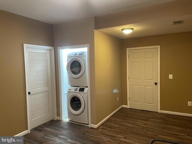 9128 Aventon Ct, Lorton, VA 22079 - photo 3