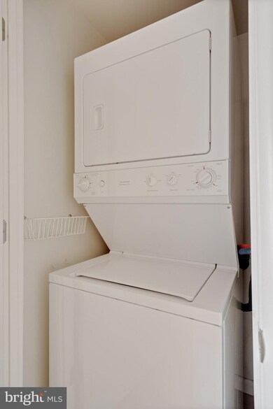 Clarendon 1021 unit 321, Arlington, VA 22201 - photo 7