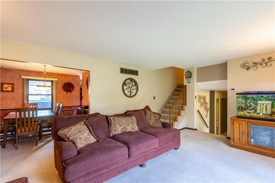 3708 Skyline Dr, Des Moines, IA 50310 - photo 3