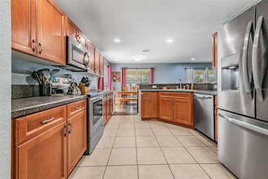 11367 Cocoa Beach Dr, Riverview, FL 33569 - photo 5