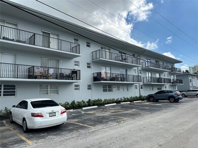 L'Solei unit 313, Hallandale Beach, FL 33009 - photo 2
