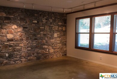 814 N Loop St, San Marcos, TX 78666 - photo 3