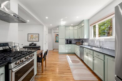 41 Sheridan St, Cambridge, MA 02140 - photo 3