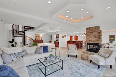 606 W Riverside Dr, Jeffersonville, IN 47130 - photo 2