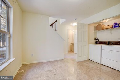 21215 Delevan Way, Germantown, MD 20876 - photo 6