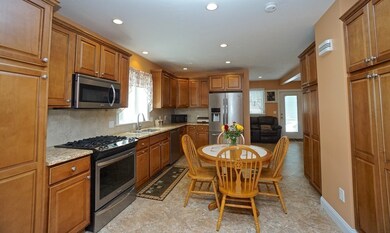 85 Whittenton St, Taunton, MA 02780 - photo 3