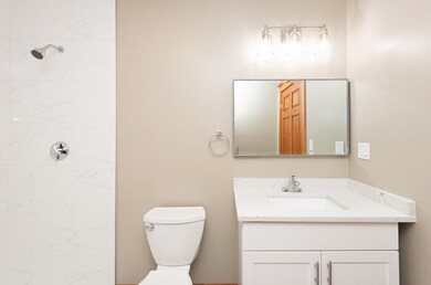 44 Maple St unit 5, Danvers, MA 01923 - photo 3