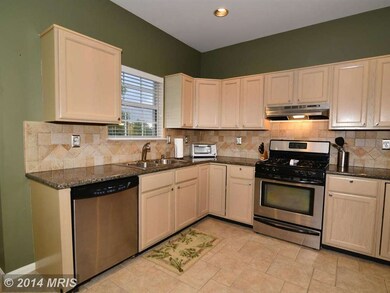 13285 Coppermill Dr, Herndon, VA 20171 - photo 3