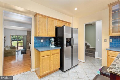 33 Bernadotte Ct, Parkville, MD 21234 - photo 4