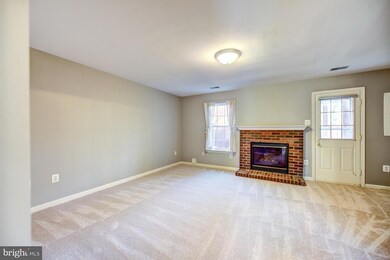 13150 Diamond Mill Dr, Herndon, VA 20171 - photo 4