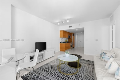 Icon Brickell Tower 2 unit 2206, Miami, FL 33131 - photo 6