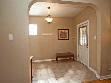 Entry/Foyer.