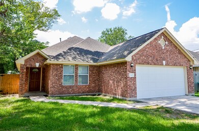 2421 Wavell St, Houston, TX 77088 - photo 2