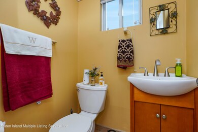 15 Woodcutters Ln, Staten Island, NY 10306 - photo 5