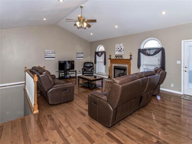 6 Ashworth Ct, Maryville, IL 62062 - photo 4