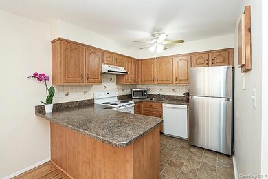 400 Fulton St unit 14C, Farmingdale, NY 11735 - photo 6