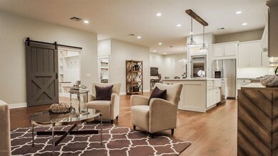 05 - Living Room