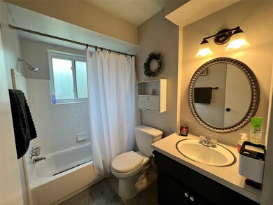 305 Mary Ann Dr, Friendswood, TX 77546 - photo 6