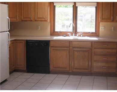 22 Algonquin Rd, Narragansett, RI 02882 - photo 4