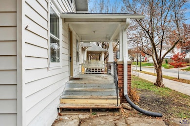 2016 SW 12th St, Topeka, KS 66604 - photo 3