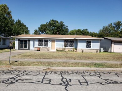 1308 Rose Ave, Cleburne, TX 76033 - photo 2