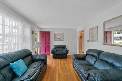21 Packard St, Lawrence, MA 01843 - photo 5