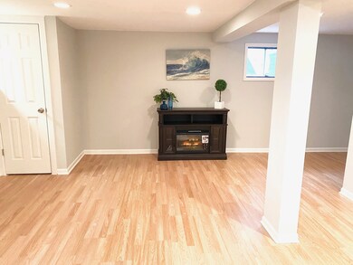 1393 S Glen Cir unit B, Aurora, IL 60506 - photo 7