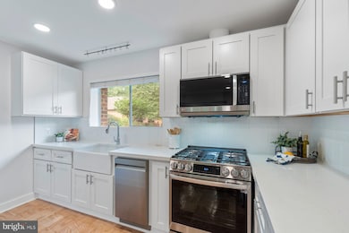 11609 Vantage Hill Rd unit 12B, Reston, VA 20190 - photo 6