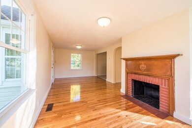 340 Amostown Rd, West Springfield, MA 01089 - photo 7