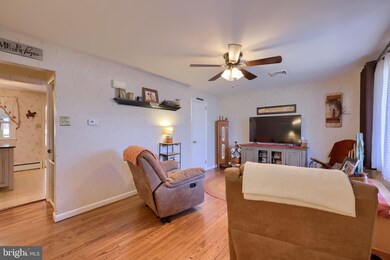 3611 Chestnut St, Reading, PA 19605 - photo 6