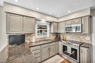 6310 Beres Ct, Painesville, OH 44077 - photo 6