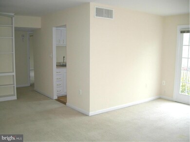 9459 Fairfax Blvd unit 304, Fairfax, VA 22031 - photo 5