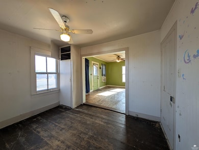 403 Elm St, Wamego, KS 66547 - photo 5