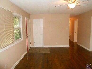 1231 SW 32nd St, Topeka, KS 66611 - photo 2