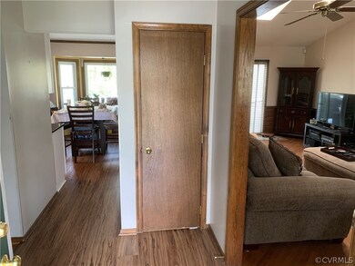 4608 Mason Run Ct, North Chesterfield, VA 23234 - photo 2