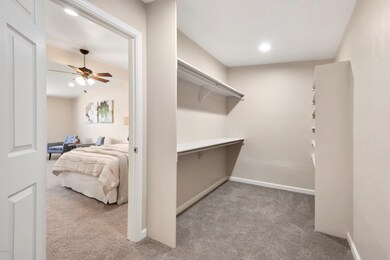19-Master Closet