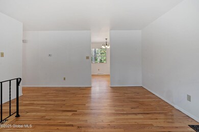7-web-or-mls-58-curt-blvd