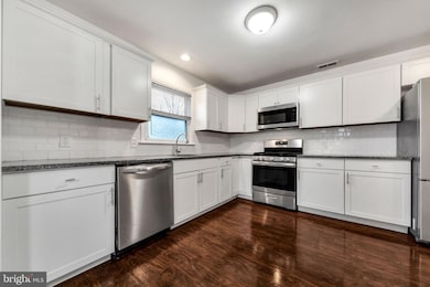 5 S Walnut Cir, West Berlin, NJ 08091 - photo 2