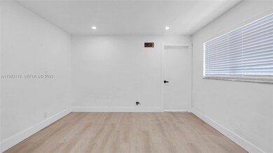 32 SW 9th St unit 2, Hallandale Beach, FL 33009 - photo 5