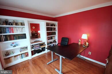 6184 Snowhill Ct, Centreville, VA 20120 - photo 5