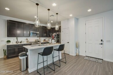 7-web-or-mls-S 82nd Pl-005