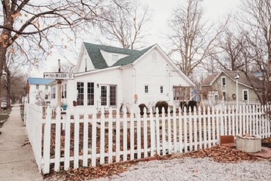 702 Washington St, Covington, IN 47932 - photo 4